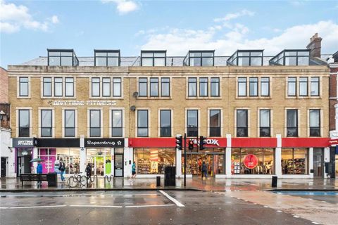 Balham High Road, Balham SW12, 2 bed flat to rent, £2,650 pcm - Zoopla