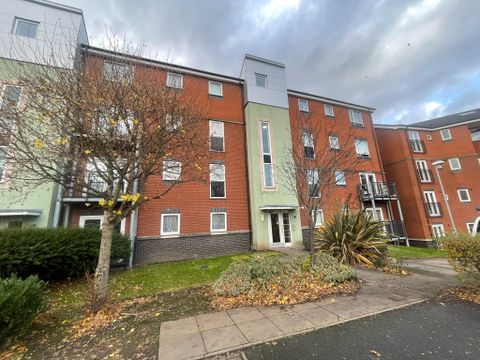 Apartment in Sandwell, West Midlands - View 2