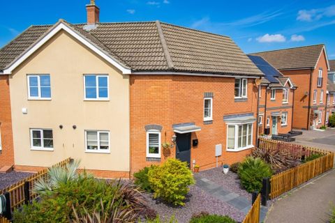 Crossbill Close, Queens Hills, Norwich NR8