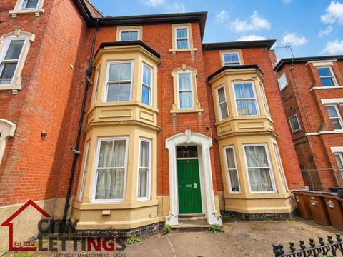 Apartment in Nottingham, Forest Fields - View 2