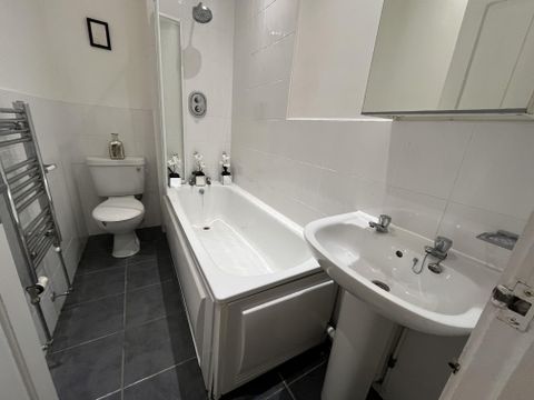 Union Grove, Aberdeen AB10 – další