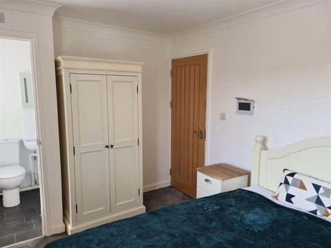 Room 6, 8 Maio Road, Cambridge CB4, Room to rent