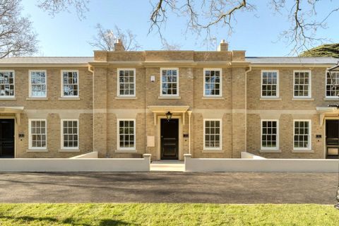 Lipton Close, Southgate, London N14, New home