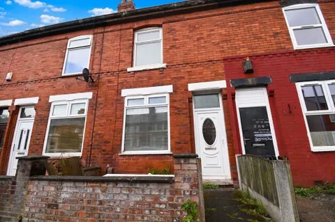 House in Salford, Patricroft, Greater Manchester - View 5