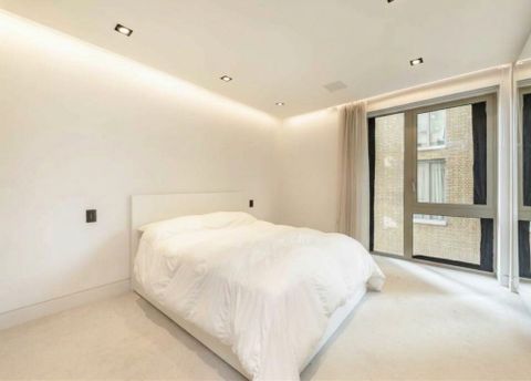 Still Walk, London SE1