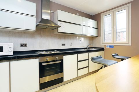 Greyfriars Lane, Coventry CV1, Room to rent