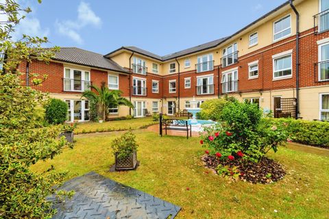 Apartment in Southampton - View 2