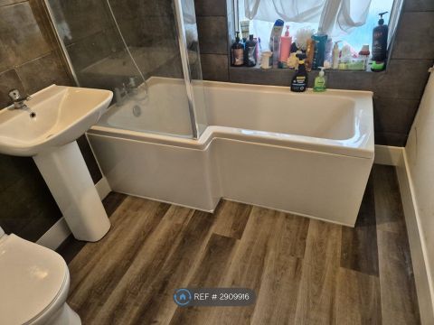 Apartment in Nottingham, Beeston - More