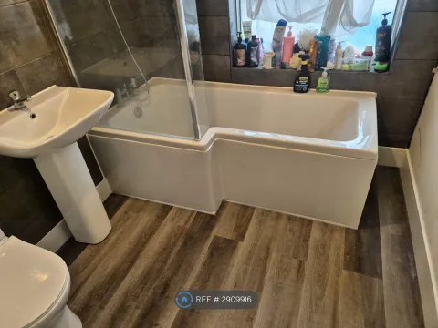 Apartment in Nottingham, Beeston - View 5