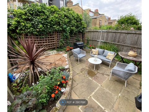 Central Chiswick, London W4