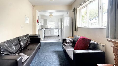 Kennington Avenue, Bristol BS7