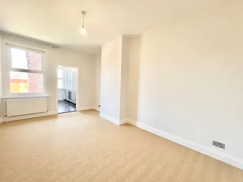 Apartment in Portsmouth - View 5
