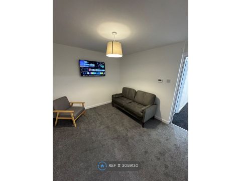 Wallace Avenue, Liverpool L36, Room to rent