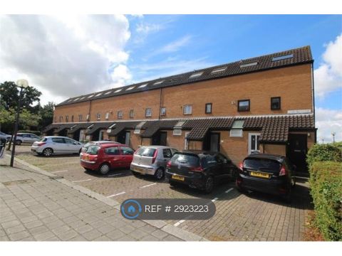Apartment in Milton Keynes MK9, Central Milton Keynes - View 2
