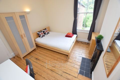 Apartment in Northampton, West Northamptonshire - View 2