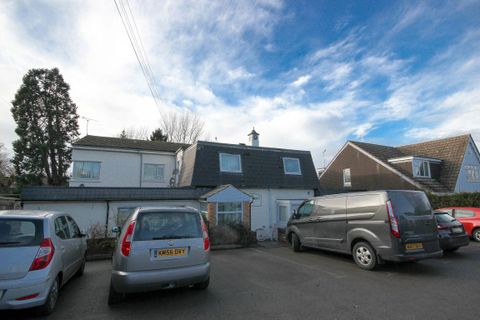 Fir Trees, Eastern Green Road, Coventry CV5, Studio to rent