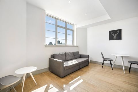 Philpot Street, London E1, Studio to rent