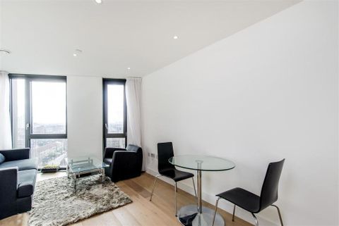 Black Prince Road, Albert Embankment SE1 – další