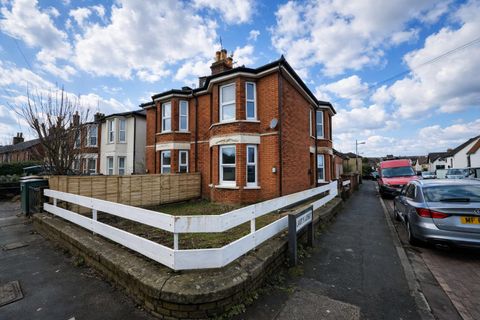71 Shirley Park Road, Southampton SO16 - View 2