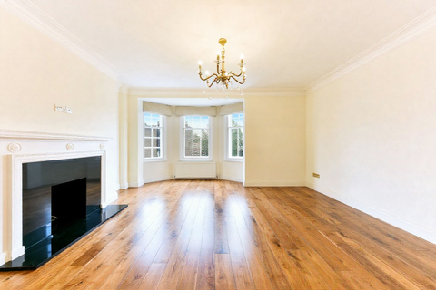 Malvern Court, South Kensington SW7 – další