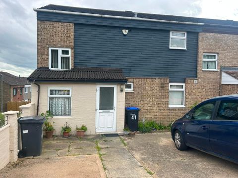 East Paddock Court, Northampton NN3 - View 2