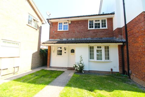 Great Meadow Road, Bradley Stoke BS32