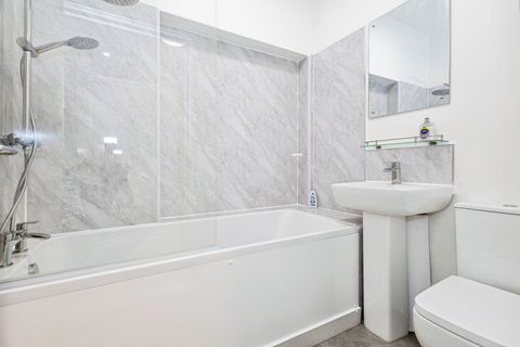 Apartment in Portsmouth, North End - View 2