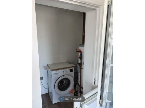 Supreme Point, London E16