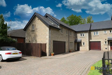 Montpellier Mews, Salford M7 - More