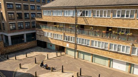 Kedleston Walk, Bethnal Green, London E2, Room to rent