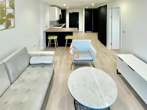 Apartment in Manchester, City Centre - View 5