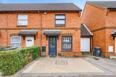 Muirfield, Luton LU2, 2 bed end terrace house for sale, £285,000 - Zoopla