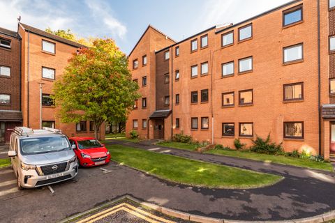 5/12 White Park, Edinburgh EH11