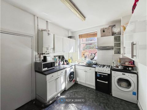 Moseley Road, Fallowfield, Manchester M14 - More
