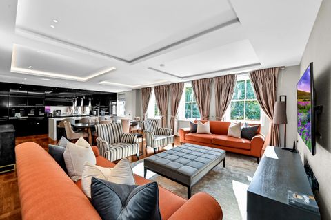 19 Craven Hill Gardens, London W2