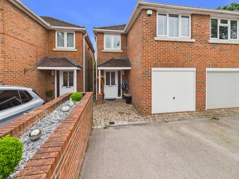 Yardley Road, Hedge End SO30 - View 2