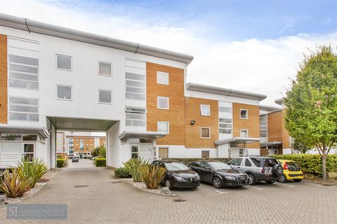Felixstowe Court E16