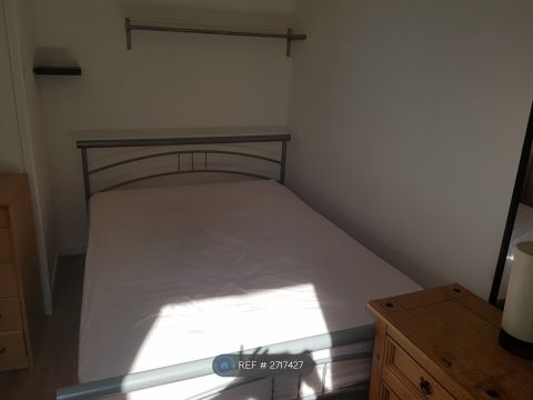 Urquhart Road, Aberdeen AB24, Room to rent