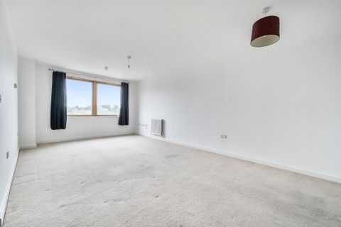 Central Reading, Berkshire RG1 - More