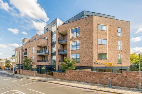 Sandycombe Road, Richmond TW9, New home