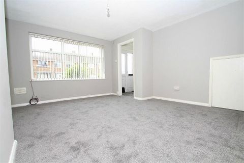 Mill Close, West Drayton, Middlesex UB7 – další