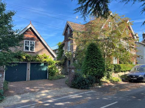 Station Road, Steyning BN44, bed semi-detached house for sale