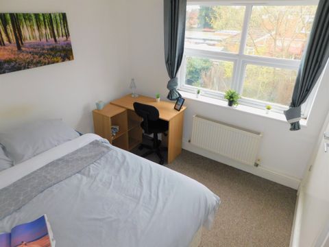 Hill Lane, Southampton SO15, Room to rent