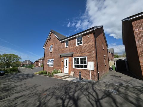 Clos Morfa Heli, Loughor, Swansea. SA4