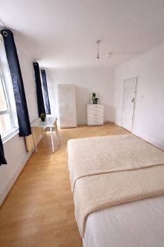 Norfolk Road, Barking IG11, Room to rent