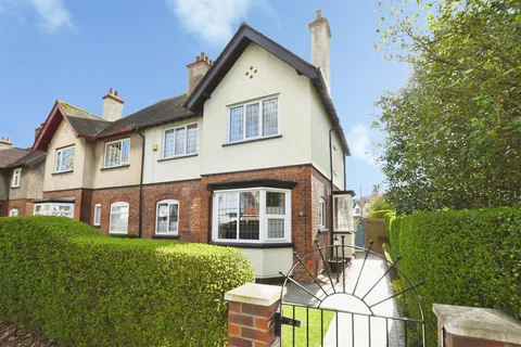 Laburnum Avenue, Garden Village, Hull HU8, Hull HU8