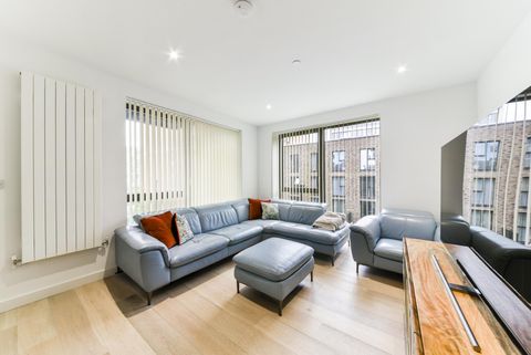 Pendant Court, Royal Wharf E16