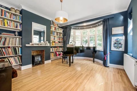 Highfield Hill, London SE19