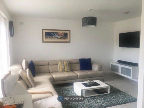 Southgyle Broadway, Edinburgh EH12