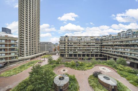 Bryer Court, Barbican, London. EC2Y